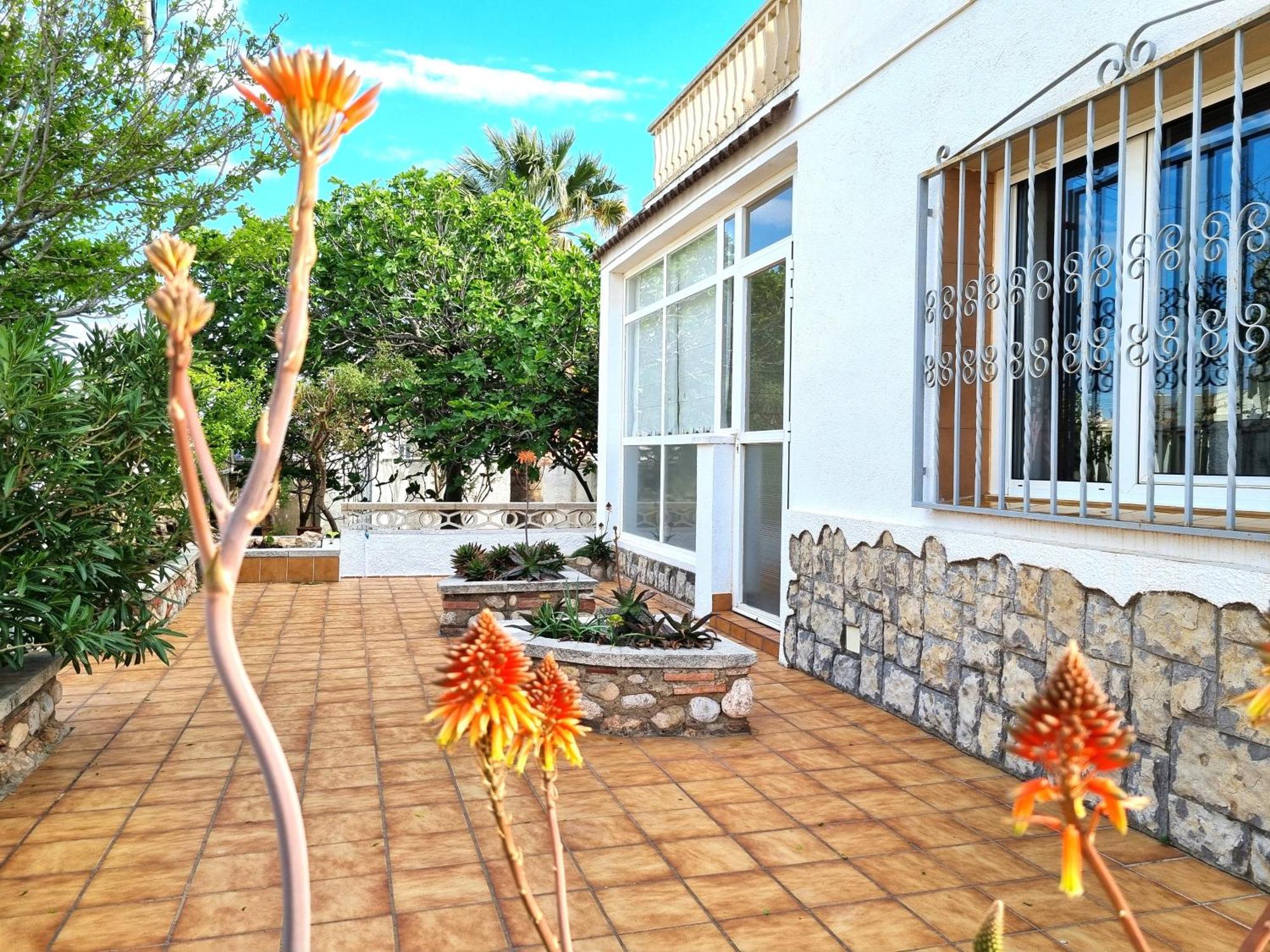 Villa Aquamarina: Mediterranean Getaway with Garden and Sea Proximity Miami Playa Exterior photo